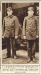 300991 Portret van J. de Graaf (links) en J.P.J. van den Berg, werkmannen bij de Utrechtse brandweer.N.B. De foto is ...